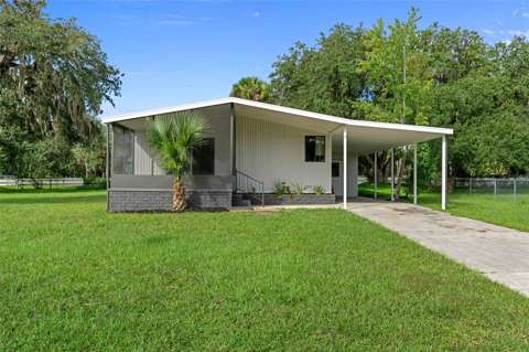 22 Canal Court, home for sale in Lake Panasoffkee 33538