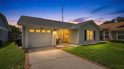 864 Franklin Circle, $300k–$500k for sale in Palm Harbor