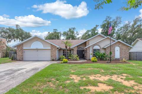621 Penn National Road, pool for sale in Seffner