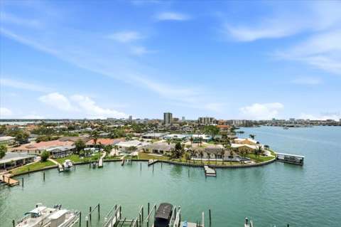 610 Island Way #607, $300k–$500k for sale in Clearwater Beach