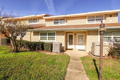 11001 SE Sunset Harbor Road #B10, starter home for sale in Summerfield