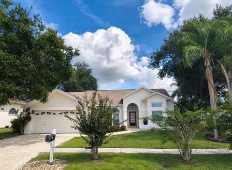 8701 Middle Cross Place, home for sale in Tampa 33635
