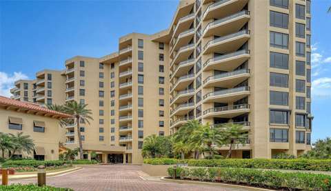 1281 Gulf Of Mexico Drive #111, pool for sale in Longboat Key