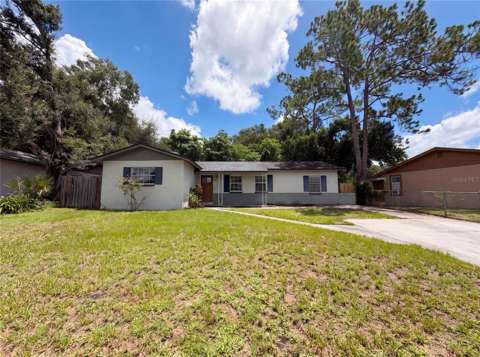 7018 Lynwood Drive, home for sale in Tampa 33637