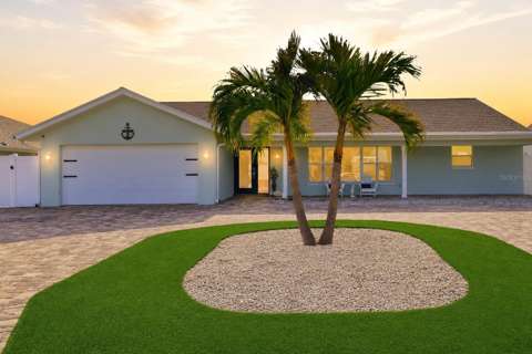 6420 3Rd Palm Point, pool for sale in St. Pete Beach