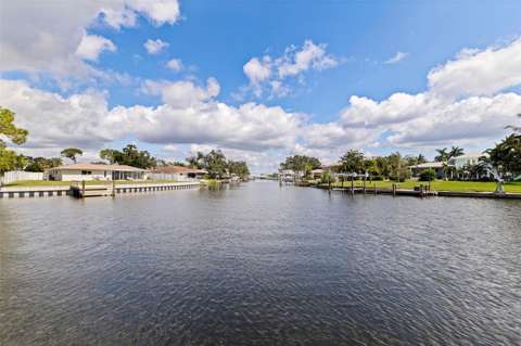 1894 Tanglewood Drive, golf community for sale in St. Petersburg