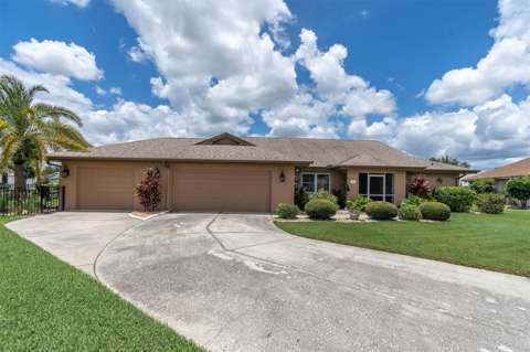 301 Thorn Hill Place, pool for sale in Sun City Center