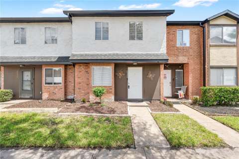 2326 Huntington Green Court #4, home for sale in Orlando 32839
