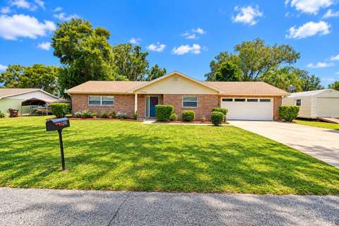 1215 Fairlane Court, home for sale in Winter Haven 33881