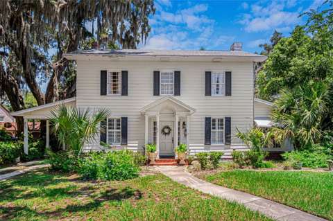 102 Palmora Boulevard, 4-bedroom for sale in Leesburg