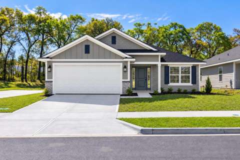 213 SW Bellflower Drive, 4-bedroom for sale in Lake City
