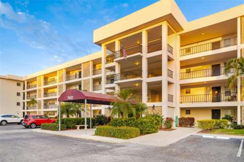 7461 W Country Club Drive #404, home for sale on W Country Club Drive