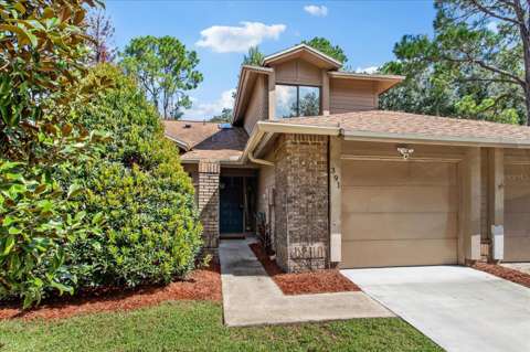 391 Winchester Place, golf community for sale in Longwood