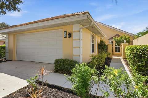 522 Clubside Circle #10, home for sale on Clubside Circle