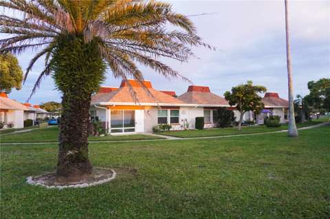 4337 Tahitian Gardens Circle #E, gated community for sale in Holiday