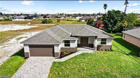 925 NW 9Th Avenue, pool for sale in Cape Coral
