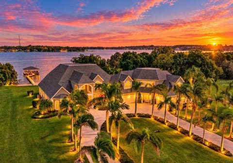 492 Sunset Pointe Drive, home for sale in Lake Placid 33852