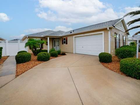 579 Cheraw Place, golf community for sale in The Villages