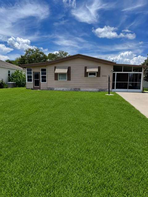 1006 Oren Avenue, golf community for sale in The Villages