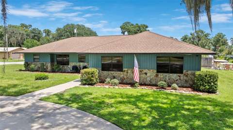 1351 Cr 482N, home for sale in Lake Panasoffkee 33538