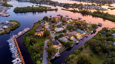 1102 Marina Drive, pool for sale in Tarpon Springs