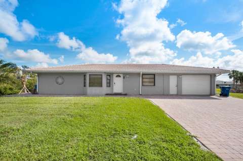 9080 Caloosa Drive, waterfront for sale in Venice