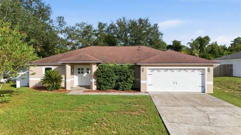 236 Country Lakes Circle, pool for sale in Groveland
