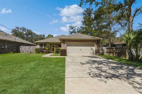 2B Newcastle Drive, home for sale on Newcastle Drive