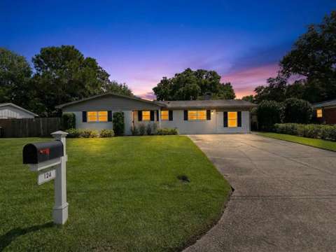 124 NW Sotir Street, home for sale in Fort Walton Beach 32548