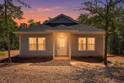 376 W Michaelangelo Road, $300k–$500k for sale in DeFuniak Springs