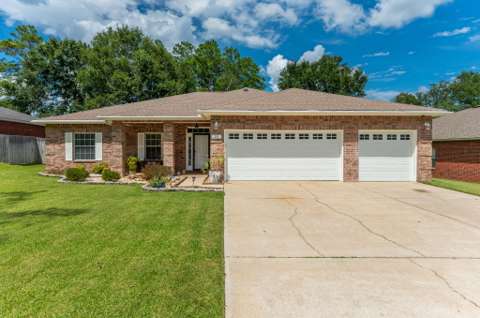 25 Magnolia Lake Drive, $300k–$500k for sale in DeFuniak Springs