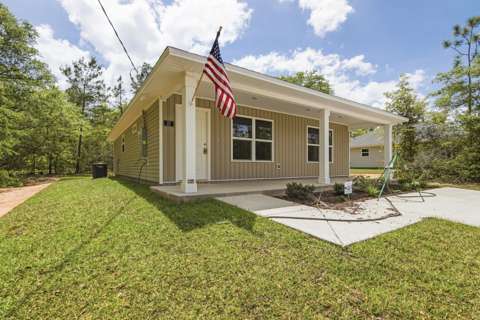 27 Pansy Lane, home for sale in DeFuniak Springs 32433