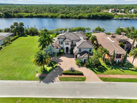 201 SE Fiore Bello, home for sale on SE Fiore Bello