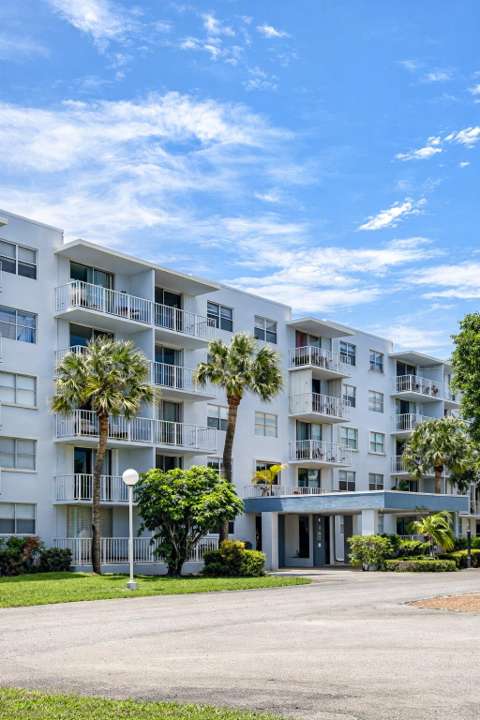 500 Executive Center Drive #2H, home for sale on Executive Center Drive