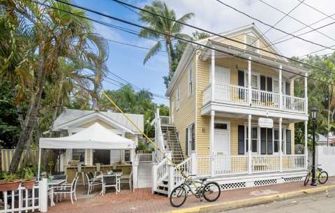 405 Petronia Street, home for sale on Petronia Street