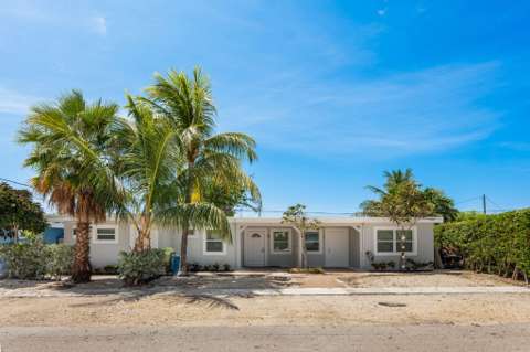 10833 2Nd Avenue Gulf Avenue, 4-bedroom for sale in Marathon