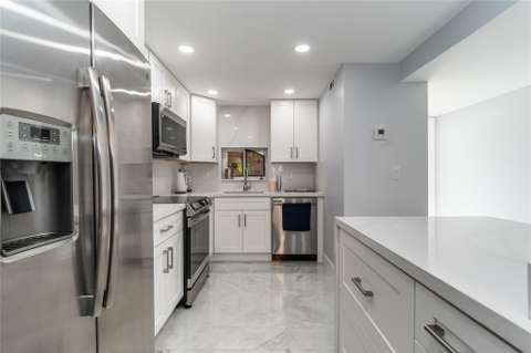 9523 S Hollybrook Lake Drive #102, home for sale on S Hollybrook Lake Drive