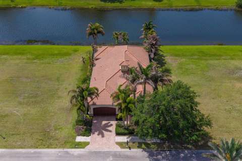 116 SE Bella Strano, home for sale on SE Bella Strano