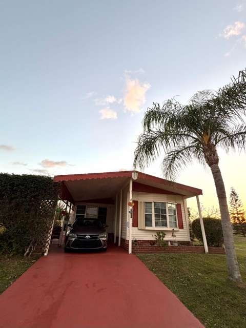 65 W Caribbean, golf community for sale in Port St. Lucie