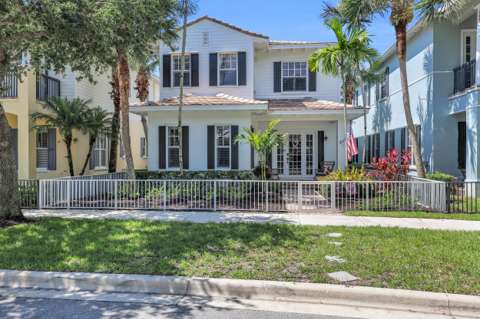 212 W Bay Cedar Circle, home for sale on W Bay Cedar Circle