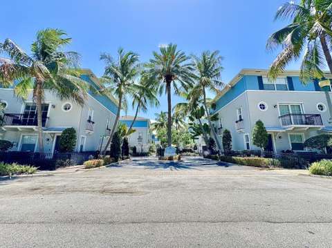 326 NW 1St Street, home for sale on NW 1St Street