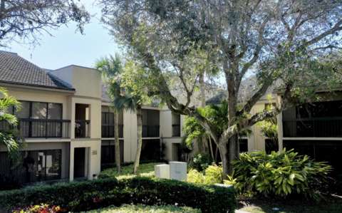 9460 Meadowood Drive #202, golf community for sale in Fort Pierce