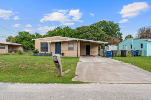1810 N 16Th Court, home for sale in Fort Pierce 34950