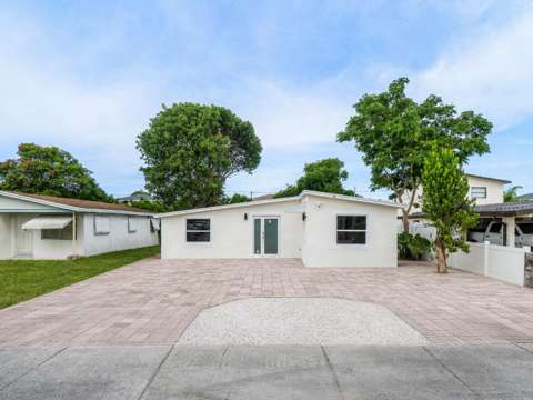 325 SW 8Th Avenue, home for sale in Delray Beach 33444
