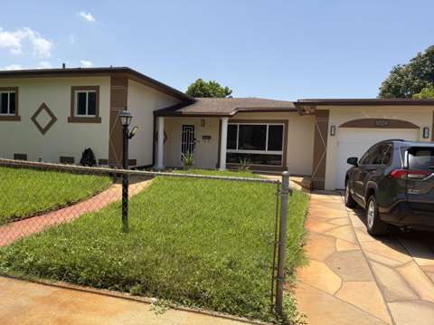 655 W Melrose Circle, home for sale in Fort Lauderdale 33312
