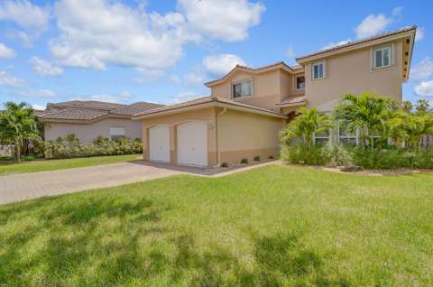 317 E Garden Cove Circle, home for sale in Davie 33325