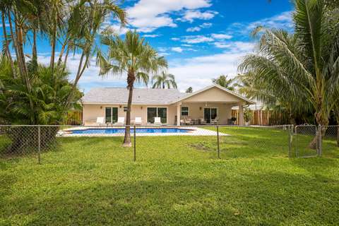 1103 NW 11Th Street, pool for sale in Boynton Beach