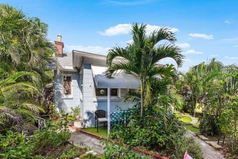 615 N L Street, $300k–$500k for sale in Lake Worth Beach