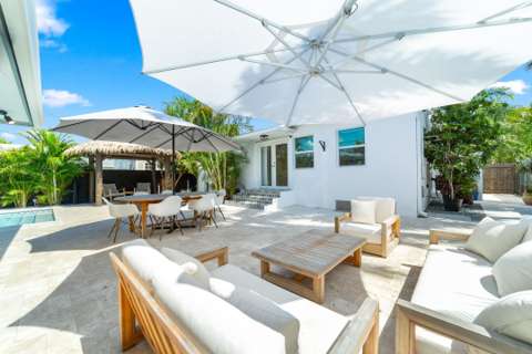 425 32Nd Street, 4-bedroom for sale in West Palm Beach