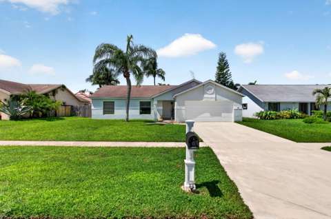 39 Cedar Circle, pool for sale in Boynton Beach